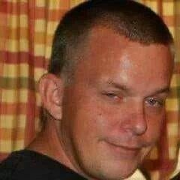 Meet your Posher, Chris - Picture 1 of 1